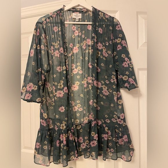 American Eagle Outfitters Other - American eagle Small Green coverup with flowers